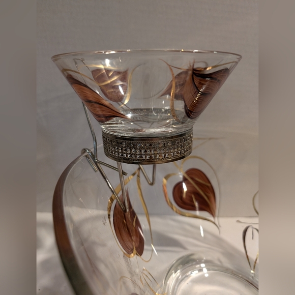 Anchor hocking bowl set.  Brown leaves with a gold border. - Picture 4 of 10